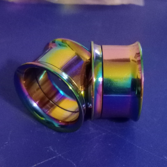 OIL SLICK SCREW BACK  STAINLESS STEEL TUNNELS - Picture 1 of 6